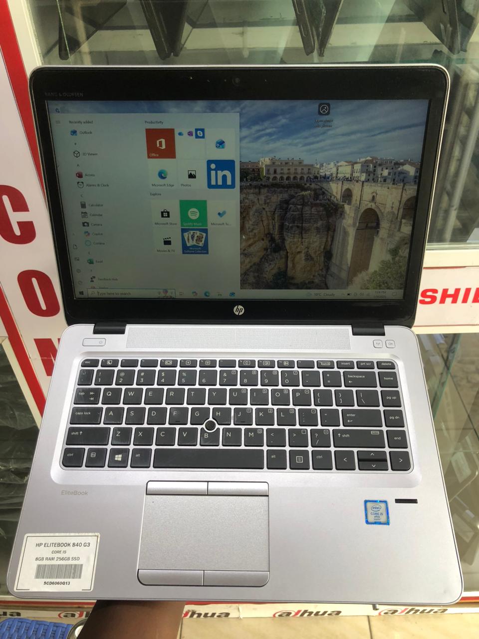 HP EliteBook 840 G3 Core i5 | 8GB RAM | 256GB SSD | 14" Display