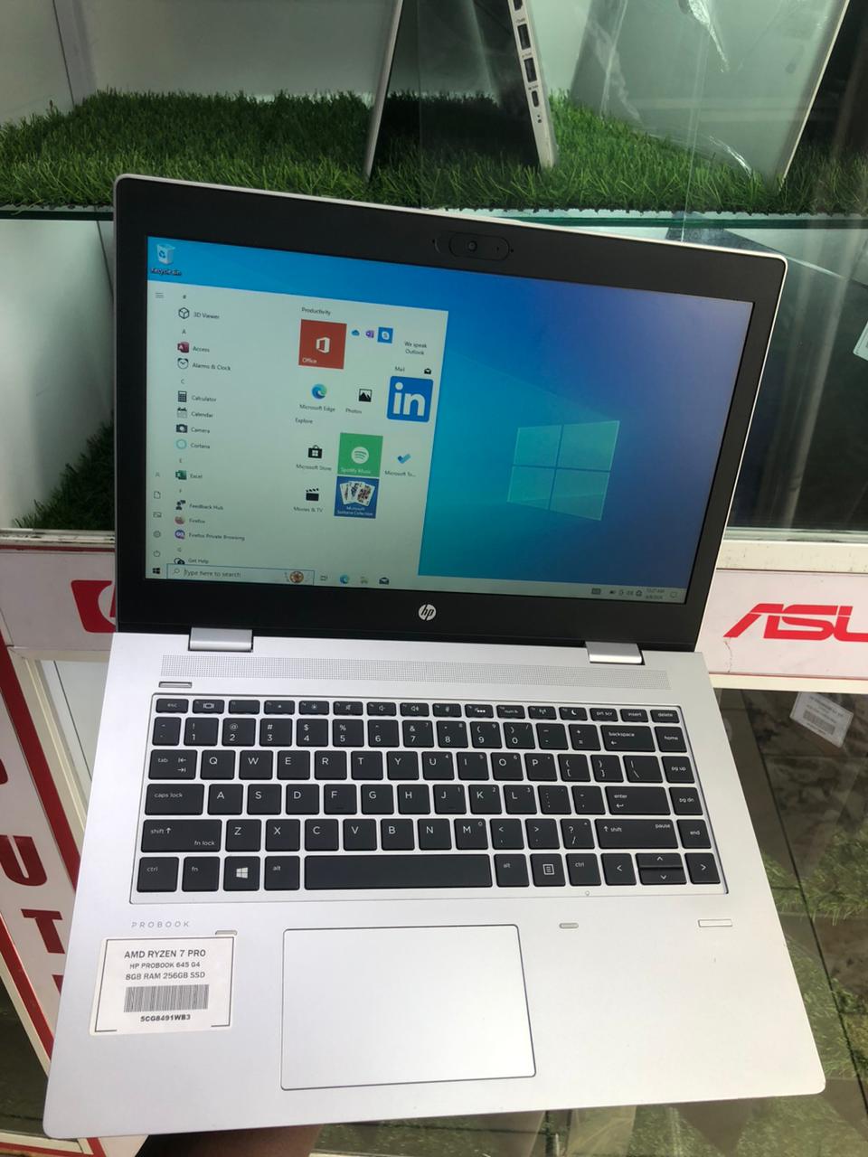 Hp probook 645 g4 Amd Ryzen 7 pro 8gb ram 256gb ssd