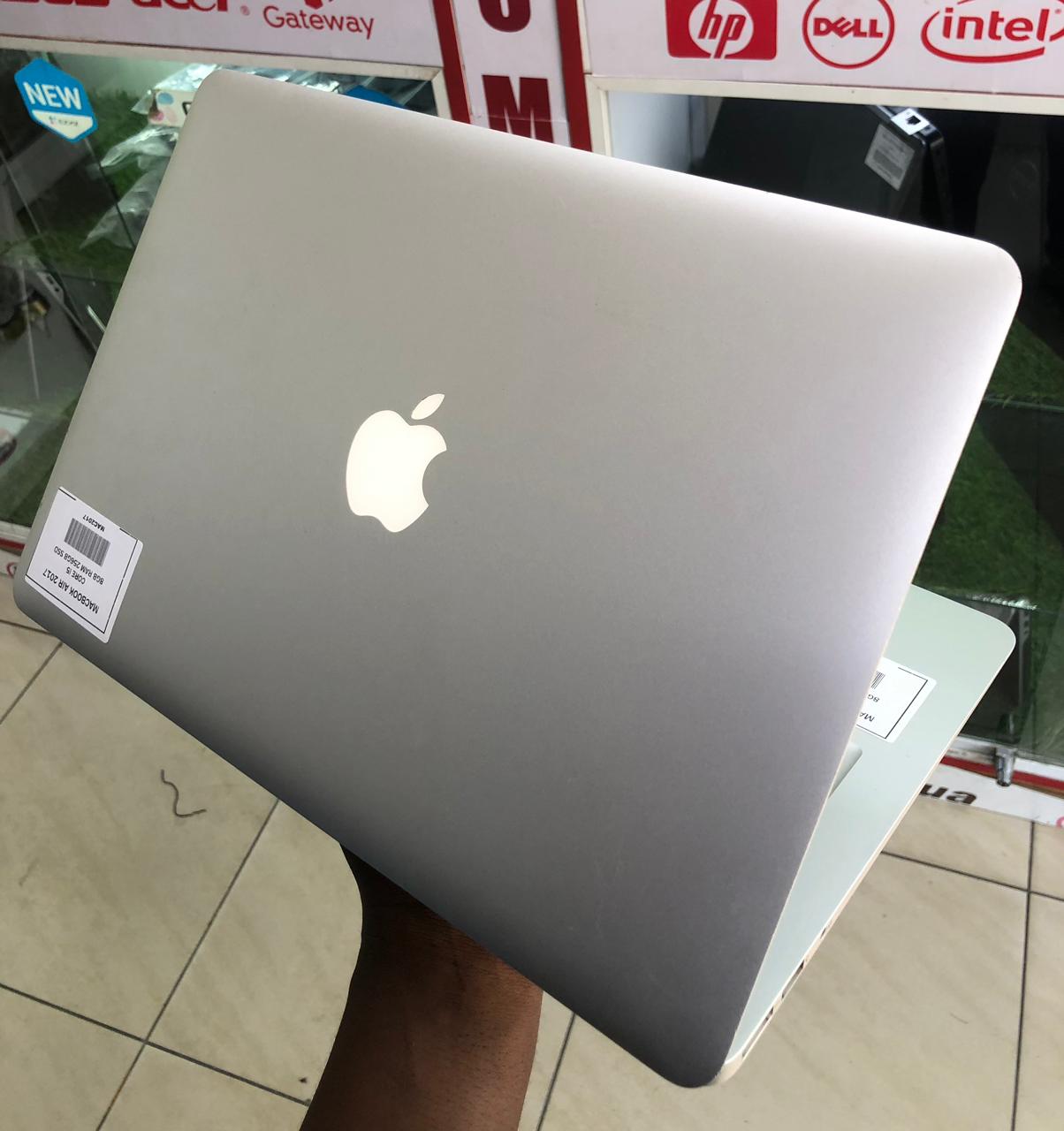 Apple MacBook Air 2017 – Core i5 | 8GB RAM | 256GB SSD thumbnail 3